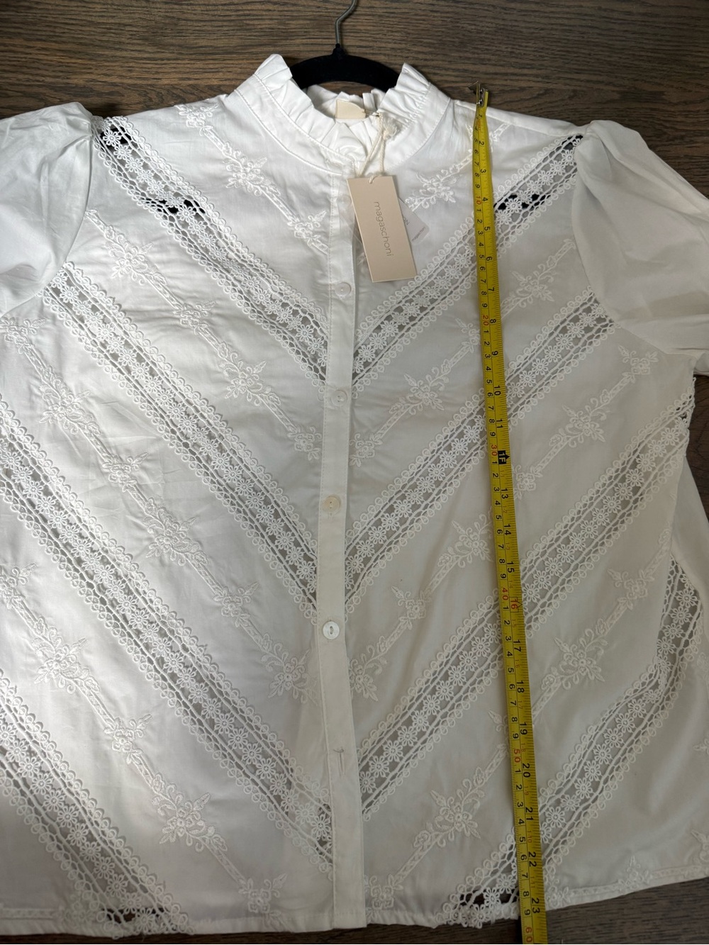NWT Magaschoni White Embroidered Lace Button-Up Blouse size M. - Picture 6 of 6